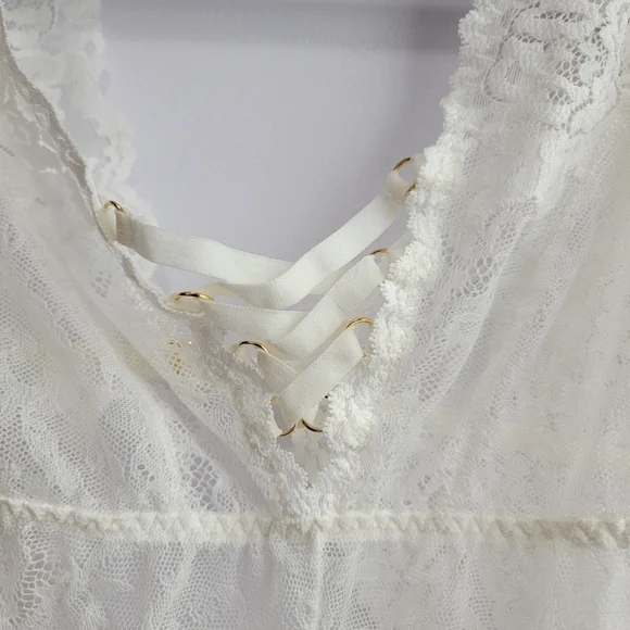 NWT Ellipse Lace Bodysuit Size S - Picture 3 of 7